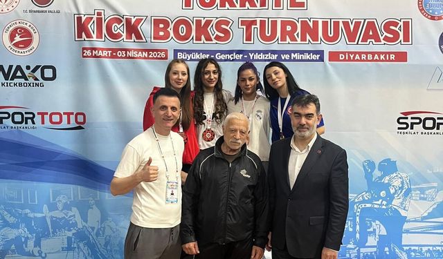 Kickboks Şampiyonası’nda Büyük Başarı: Sporcular Kürsüye Damga Vurdu