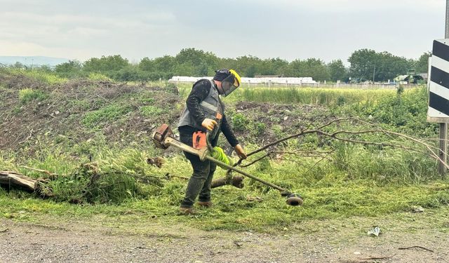 Serdivan’da Çevre Düzenleme Çalışmaları Hız Kesmeden Sürüyor