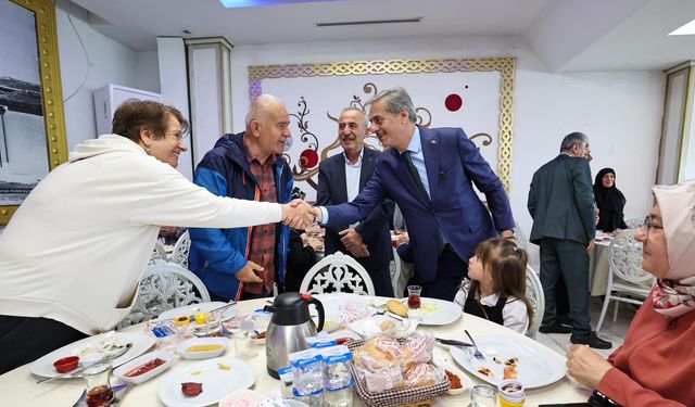 Yusuf Alemdar YADEM sakinleri ve çiftlerle aynı sofrada: “Aile, her şeydir”