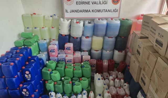 Edirne'de 4 bin 613 litre sahte sıvı deterjan ele geçirildi