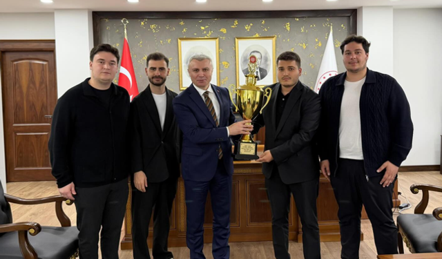 Şampiyon Sapancaspor’dan Kaymakam Yazıcı’ya Ziyaret