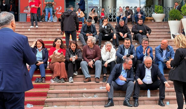 CHP Genel Merkezi Önünde Gerginlik: Ayça Taşkent Protestoya Katıldı