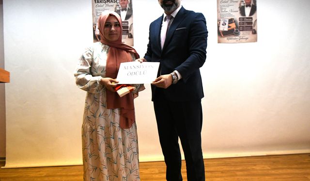 Lapseki'de en çok kitap okuyan veliler ödüllendirildi