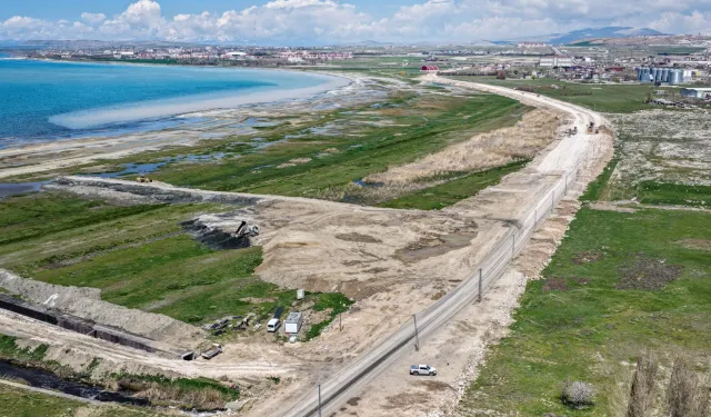 Van Gölü Sahil Yolu'nun son etabında çalışmalar sürüyor