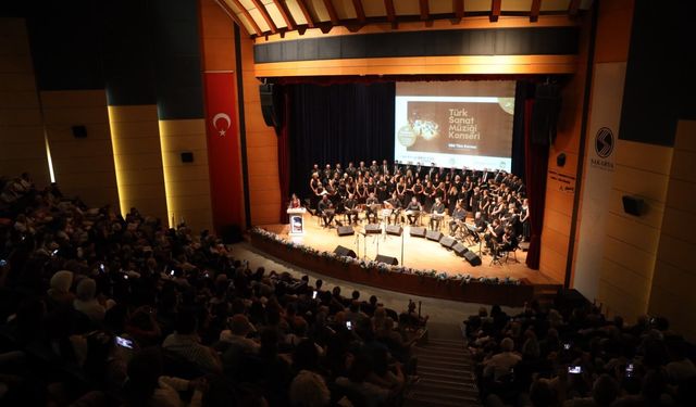 Türk Sanat Müziği Korosundan Sanatseverlere Müzik Dolu Final