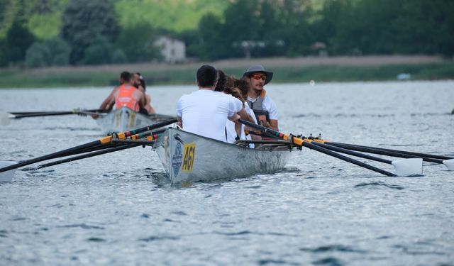 Kürekler 3. Kez Serdivan’da Çekildi: 350 Sporcu Kupa İçin Yarıştı