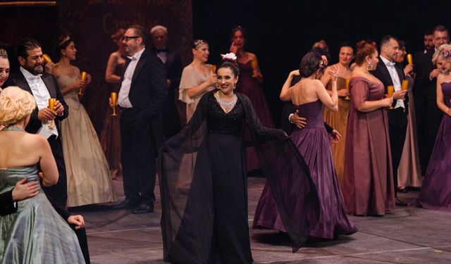 17. Uluslararası İstanbul Opera ve Bale Festivali'nde 'La Traviata' sahnelendi
