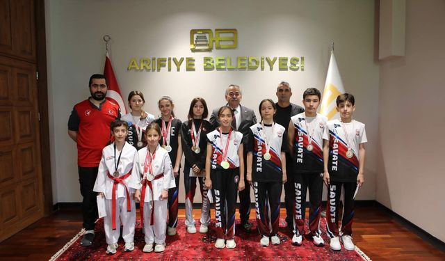 Şampiyon Sporculardan Başkan Karakullukçu’ya Ziyaret