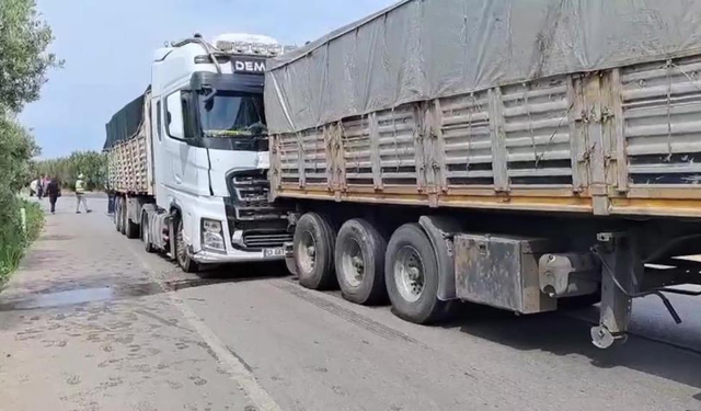 Kömür Yüklü Tırlar Çarpıştı: Facianın Eşiğinden Dönüldü