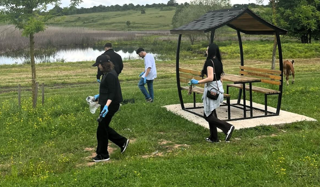 SUBÜ Öğrencilerinden Akgöl’de Çevre Farkındalığı Etkinliği