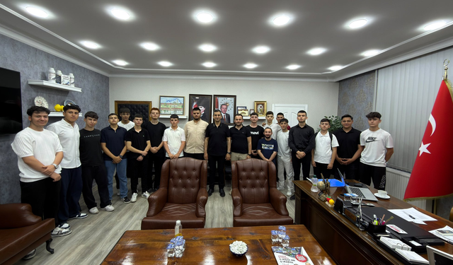 Ülkü Ocakları Pamukova Teşkilatı’ndan Başkan Fatih Akın’a Ziyaret