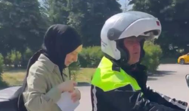 Yanlış Okula Gitti, Trafik Polisleri Son Anda Yetiştirdi