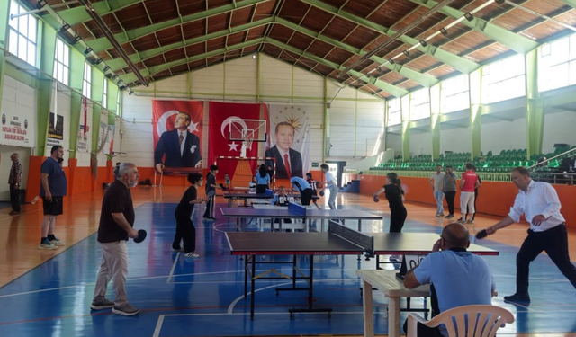 Geyve’de Masa Tenisi Turnuvası Nefes Kesti