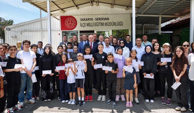 Serdivan MEM’de Ödül Töreni Düzenlendi