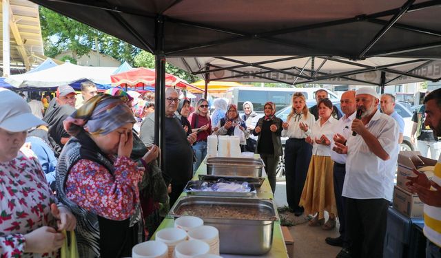 Ferizli’de Aşure Bereketi Vatandaşlarla Paylaşıldı