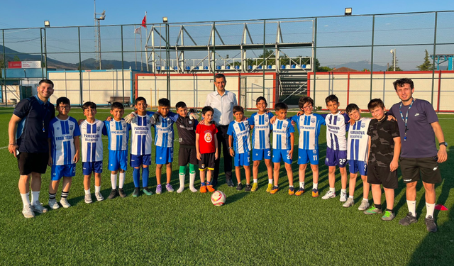 Sporcu gençlerle bir araya geldi