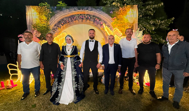 Ferizli'de Arslan ve Kaplan Ailelerinin Mutlu Günü