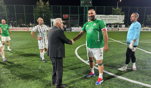 Milletvekilleri Ali İnci ve Osman Sağlam’dan Olgunlar Turnuvası’na Ziyaret