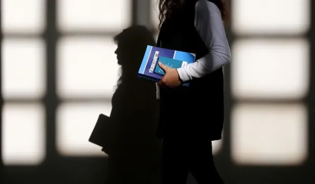YKS 2026 Tercih Kılavuzu Yayımlandı! Üniversitelerde 805 Bin 747 Kontenjan Bulunuyor
