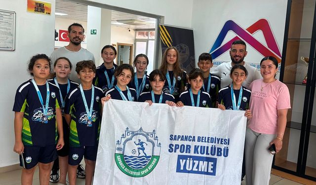 Sapanca Belediyesi Spor Kulübü Yüzücüleri Mersin’den Derecelerle Döndü