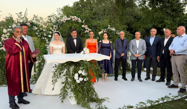 Akın Erden ile Dinur Beygiret ile dünyaevine girdi