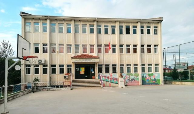 Karapürçek Yüksel Ortaokulu Güçlendirme ve Onarım İşi