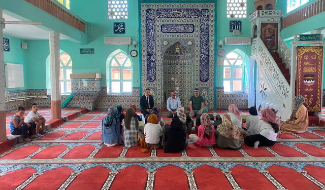 Pınarhisar Kaymakamı Özderin, Kur'an kursu öğrencilerini ziyaret etti