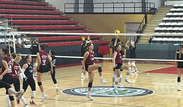 Sakarya Voleybol hazırlık maçında sahaya çıktı