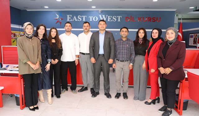 Karasu’dan dünyaya açılan dil eğitimi: East to West ilk yılında 350 kişiye ulaştı