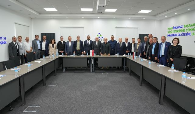 SEDAŞ ve muhtarlar bir araya geldi! Sakarya'nın elektrik sorunları masaya yatırıldı