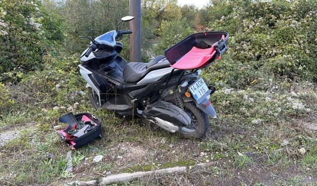 Motosiklet ile hafif ticari araç çarpıştı: 2 yaralı
