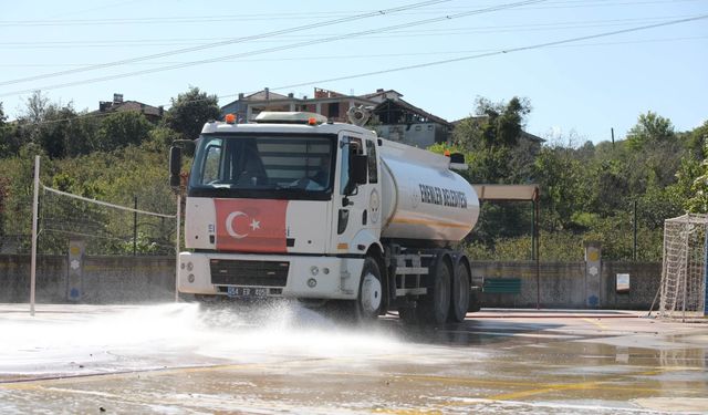 Erenler’de yağış sonrası seferberlik: Ekipler sahadan ayrılmıyor