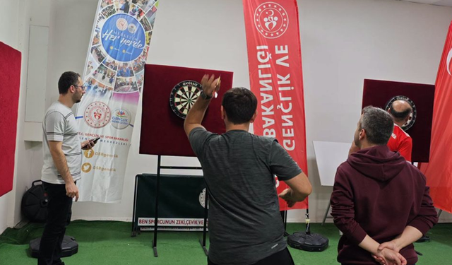 Hendek’te dart heyecanı: Sporcular kıyasıya mücadele etti