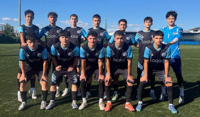 Sakaryacaddesi ile Sakarya Bir FK gençleri dostluk maçında buluştu