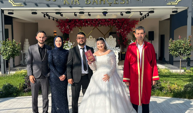 Eda ve Abdulkadir çifti dünyaevine girdi