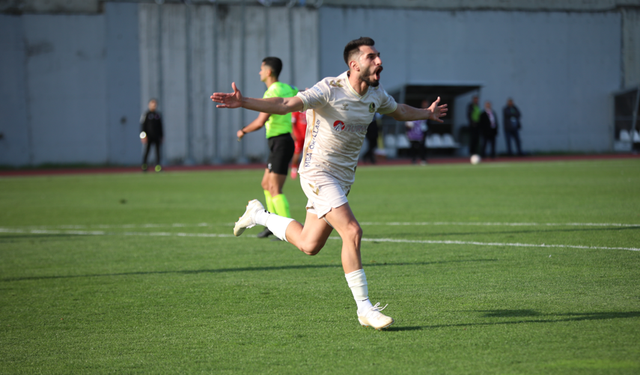 Sakaryaspor'da Mertcan Açıkgöz siftah yaptı!