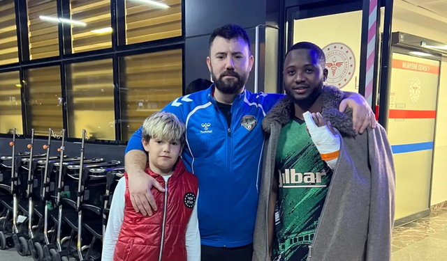 Abdoulaye Diakite'nin parmağı kırıldı