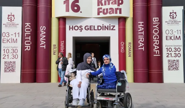 Komşuda 'Engelsiz Taksi' ile Kitap Fuarı'na kolay ulaşım