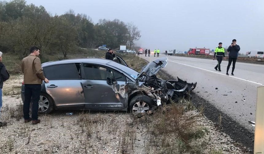 Bilecik'te feci kaza: Aracın önü 15 metre fırladı