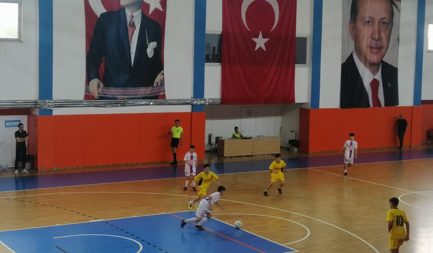 Okul Sporları Futsal müsabakaları düzenlendi