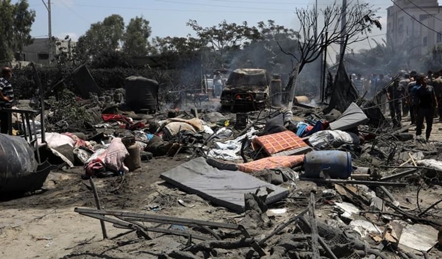 İsrail insani yardım bölgesini vurdu: 71 ölü