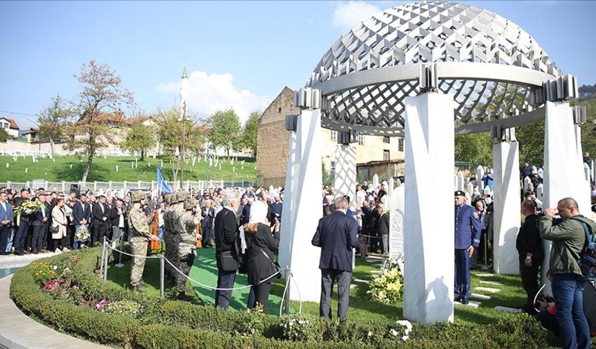 İzetbegoviç, Vefatının 21. Yılında Anıldı!