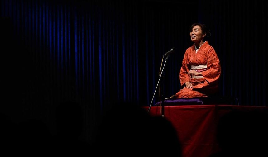 Japon geleneksel sahne gösterisi Rakugo