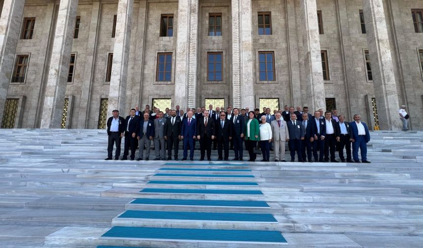 AK Parti'li Eldemir Bilecikli muhtarları konuk etti