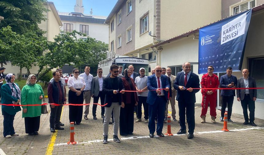 SUBÜ Hendek MYO’da ‘Dijital Dönüşüm’ Temalı Kariyer Zirvesi Düzenlendi