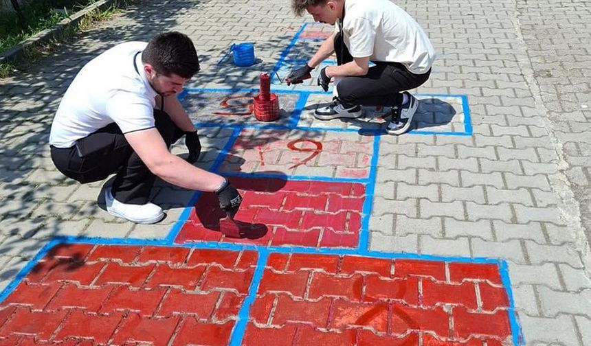 Minik Öğrencilerin Hayalindeki Oyun Alanları Okul Bahçelerinde Hayat Buldu