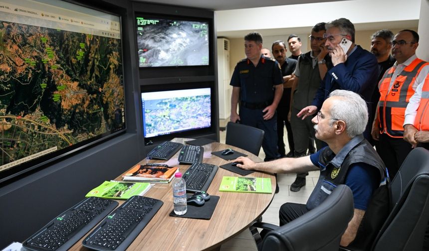 GÜNCELLEME 5 - Bursa'da Gürsu ile Kestel arasındaki ormanlık alanda çıkan yangına müdahale sürüyor