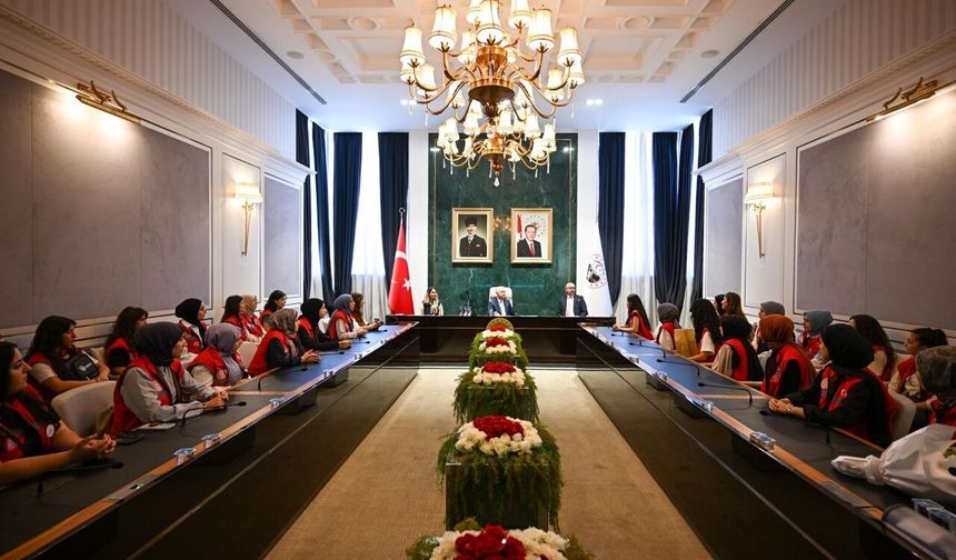 Kırklareli Valisi Turan, gençlerle bir araya geldi