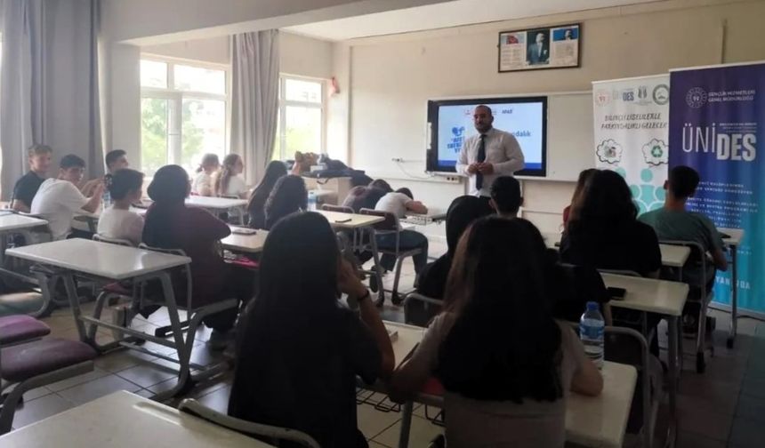 ‘Bilinçli Liselilerle Farkındalıklı Gelecek’ Projesi Hayata Geçirildi