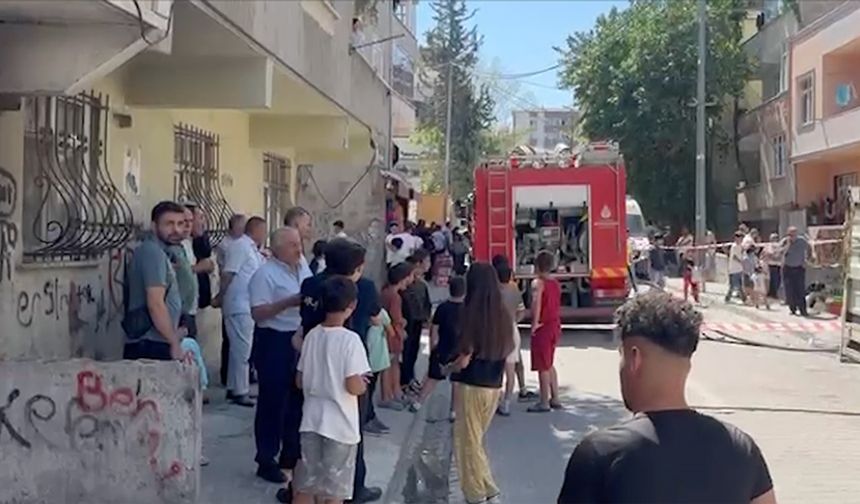 Küçükçekmece’de Kağıt Atık Deposu Yangını Korkuttu